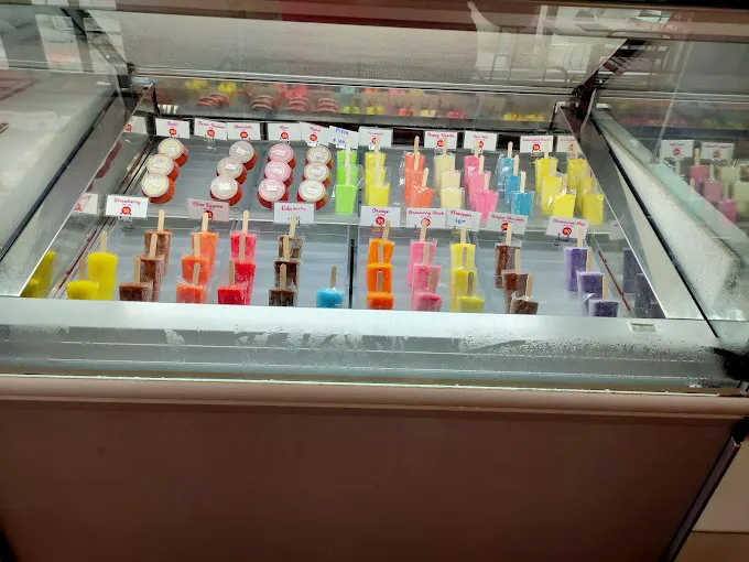 Image of: Puppys Ice Cream in Mahal 7