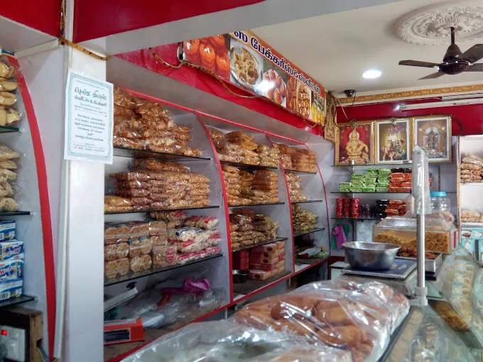 Image of: Sabaris Bakery in Iyer Bungalow