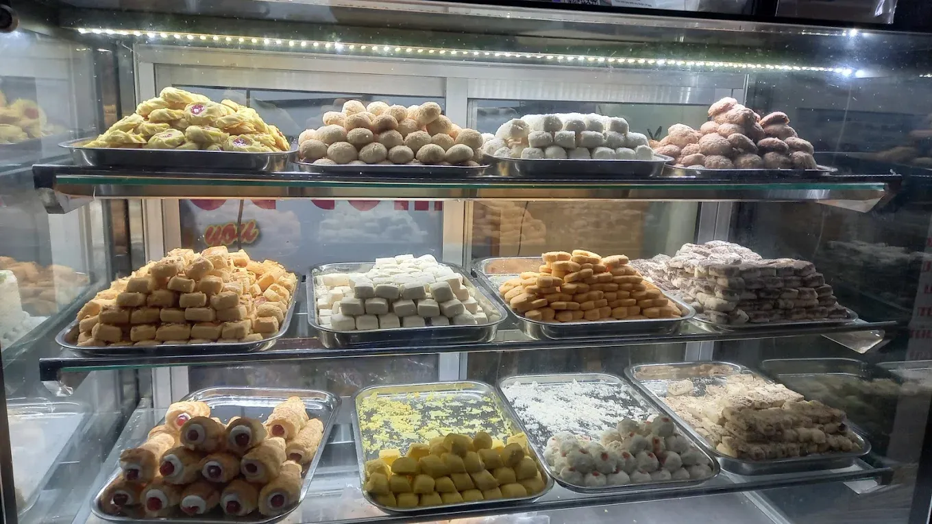 Image of: Subramaniya Bakery in Thiruparankundram