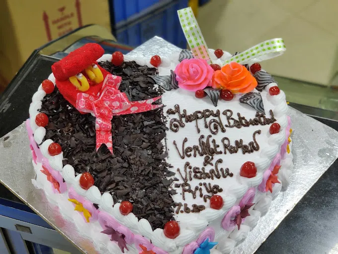 Image of: V P Madhura Bakery in Madurai 6