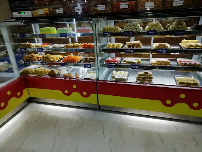 Image of: V P Madura Bakery in Madurai 7