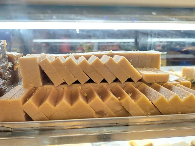 Image of: Chennai Hot Puffs In Thathaneri 3