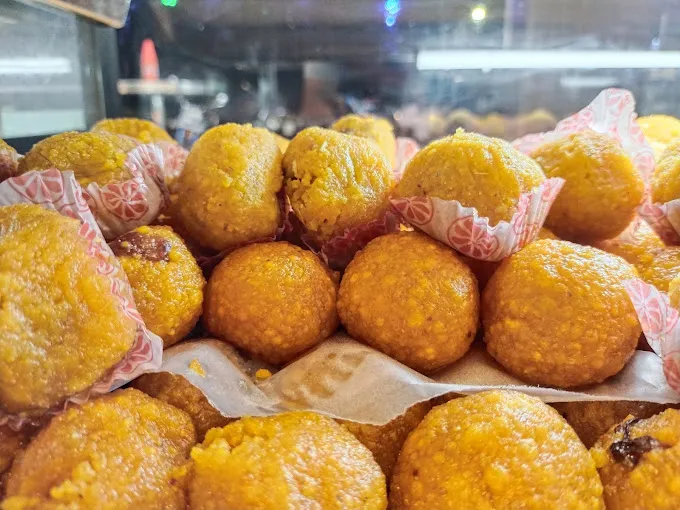 Image of: Chennai Hot Puffs In Thathaneri 4