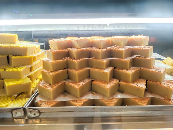 Image of: Chennai Hot Puffs In Thathaneri 5