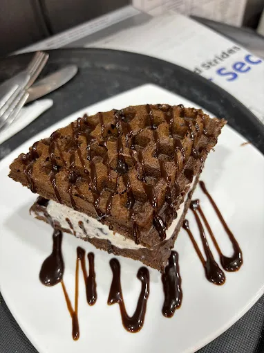 Image of: Cream And Fudge In Ponmeni 2