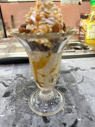 Image of: Cream And Fudge In Ponmeni 5