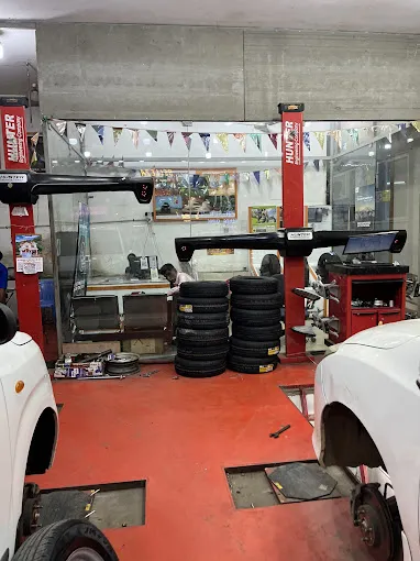 Image of: Bridgestone Select Auto Tyres in Anna Nagar 4