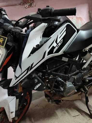 Image of: I Moto Garage in Madurai 4