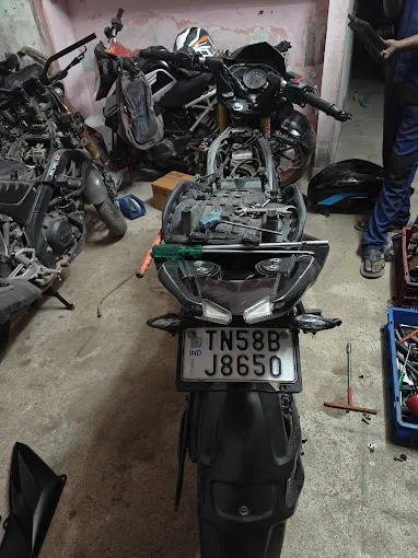 Image of: I Moto Garage in Madurai 6
