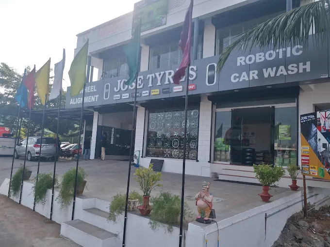 Image of: Jose Tyres in Thiruparankundram