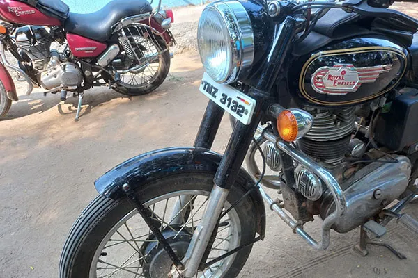 Image of: New Asian Motors in Ellis Nagar