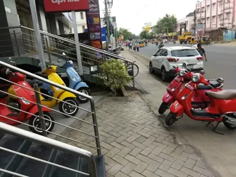 Image of: Vespa Aprilia Scooters in Kamarajar Salai 3