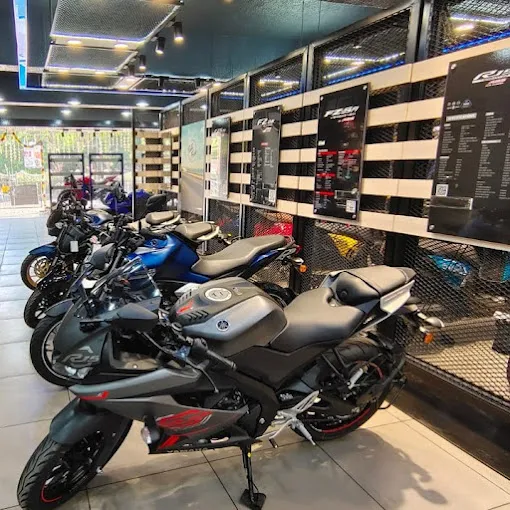 Image of: Yamaha Motor Showroom Alagendran Autos in Kochadai 3