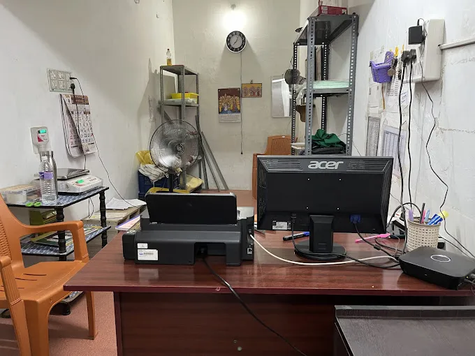 Image of: Professional Courier in Koodal Nagar 6