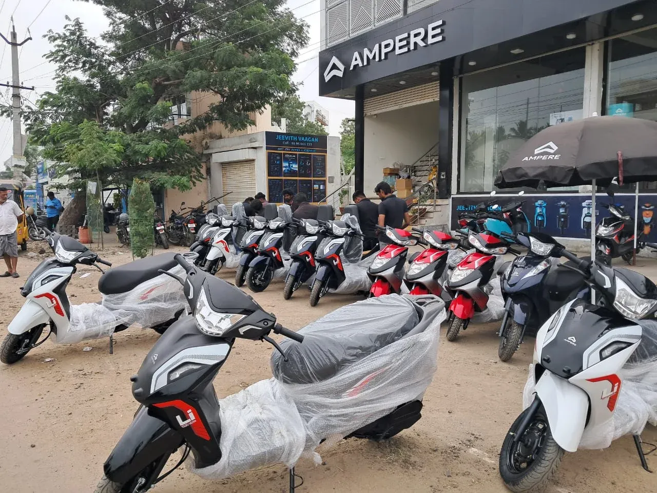 Image of: Ampere Ev By Greaves Jeevith Vaagan In Madurai