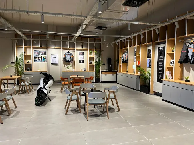 Image of: Ather Electric Scooter Showroom In Vilangudi 3