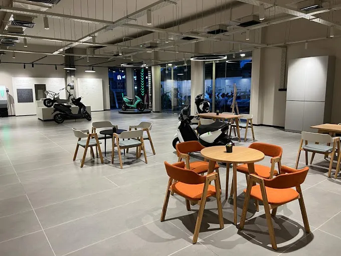 Image of: Ather Electric Scooter Showroom In Vilangudi 6