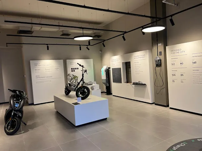 Image of: Ather Electric Scooter Showroom In Vilangudi 7