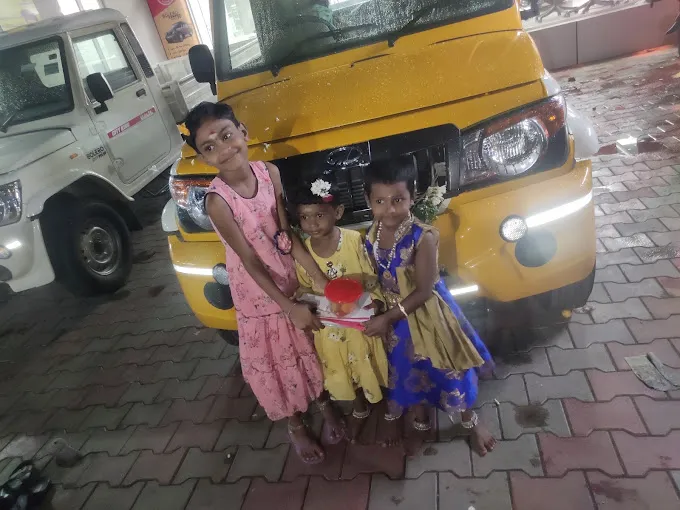Image of: Mahindra Automotive Dealers And Service In Vilangudi 2