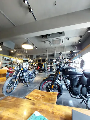 Image of: Royal Enfield Showroom Madras Motors In Kk Nagar 3