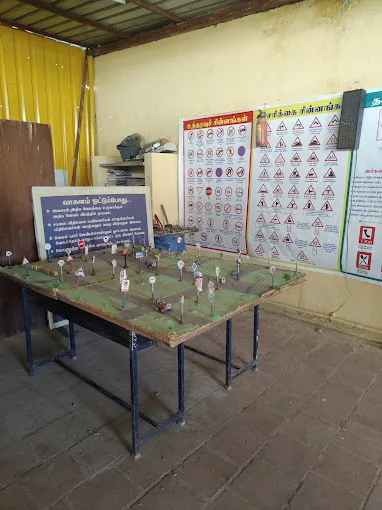 Image of: Sri Muthu Lakshmi Driving School In Mahal