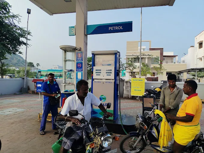 Image of: Nayara Energyjia Filling Station In Madurai 5