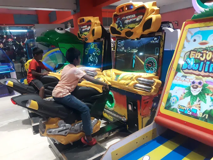 Image of: Funspot Entertainers in Goripalayam 3