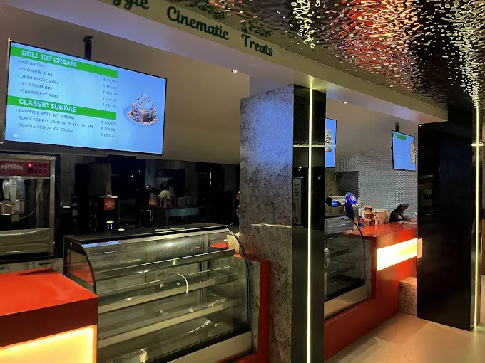 Image of: Radiance Cinema in Koodal Nagar 2