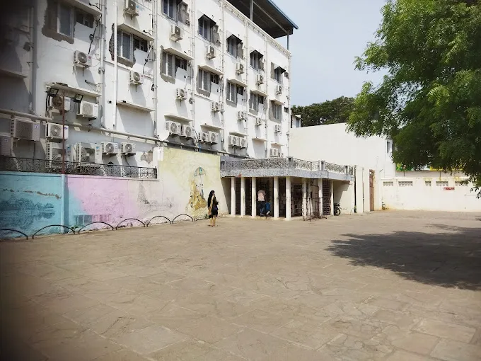 Image of: Shanmuga Cine Complex in Kalavasal 2