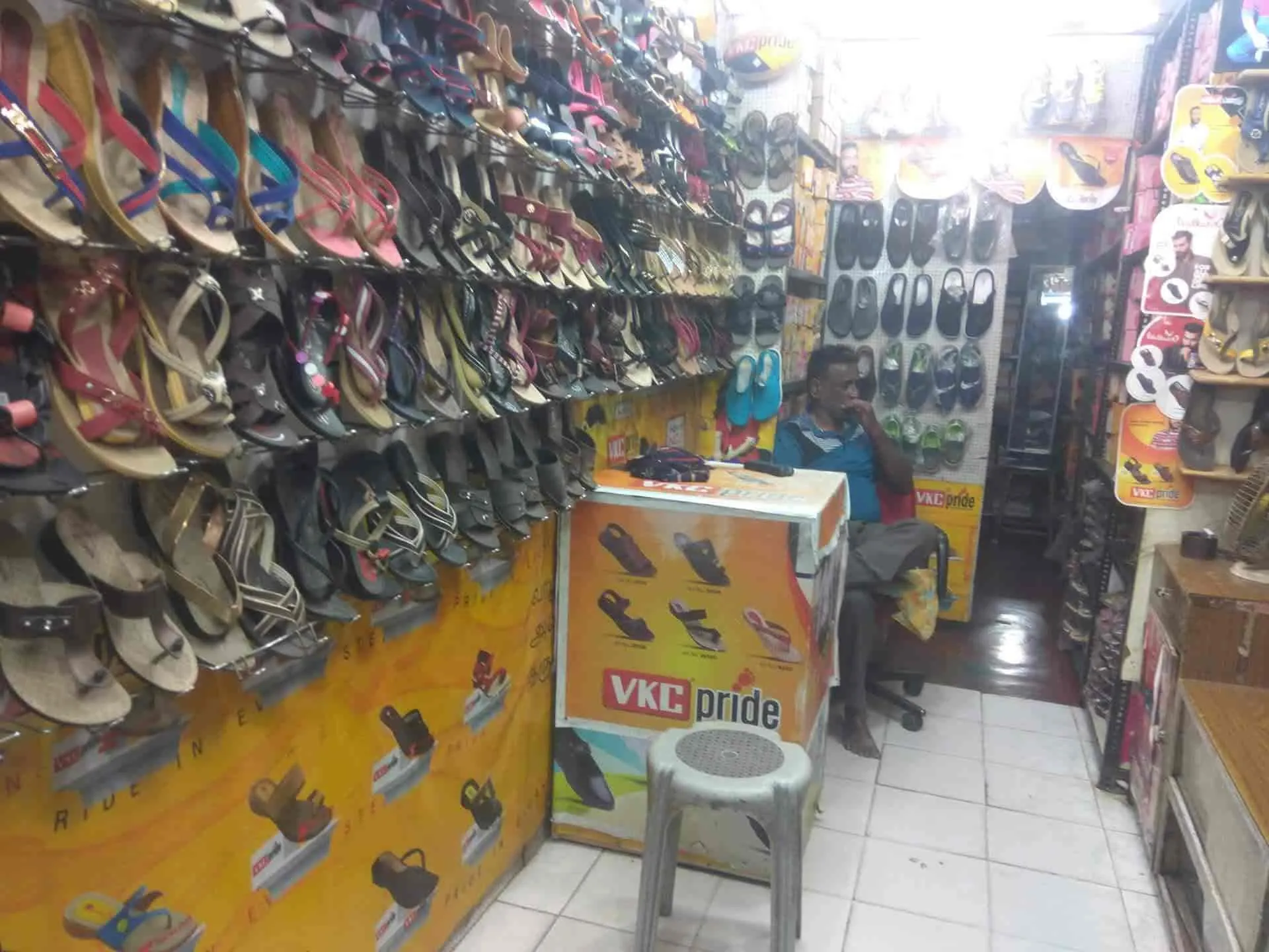 Image of: Al Fathima Shoe Mart In Simmakkal