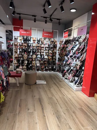 Image of: Bata Showroom In Kk Nagar