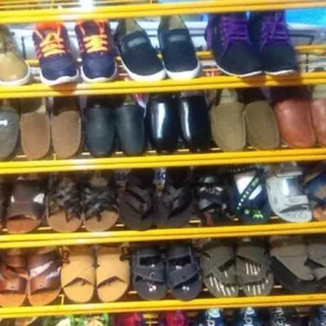 Image of: Five Star Chappals In South Gate
