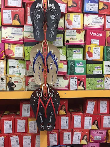 Image of: Indian Footwear And Cell Zone In Madurai 3