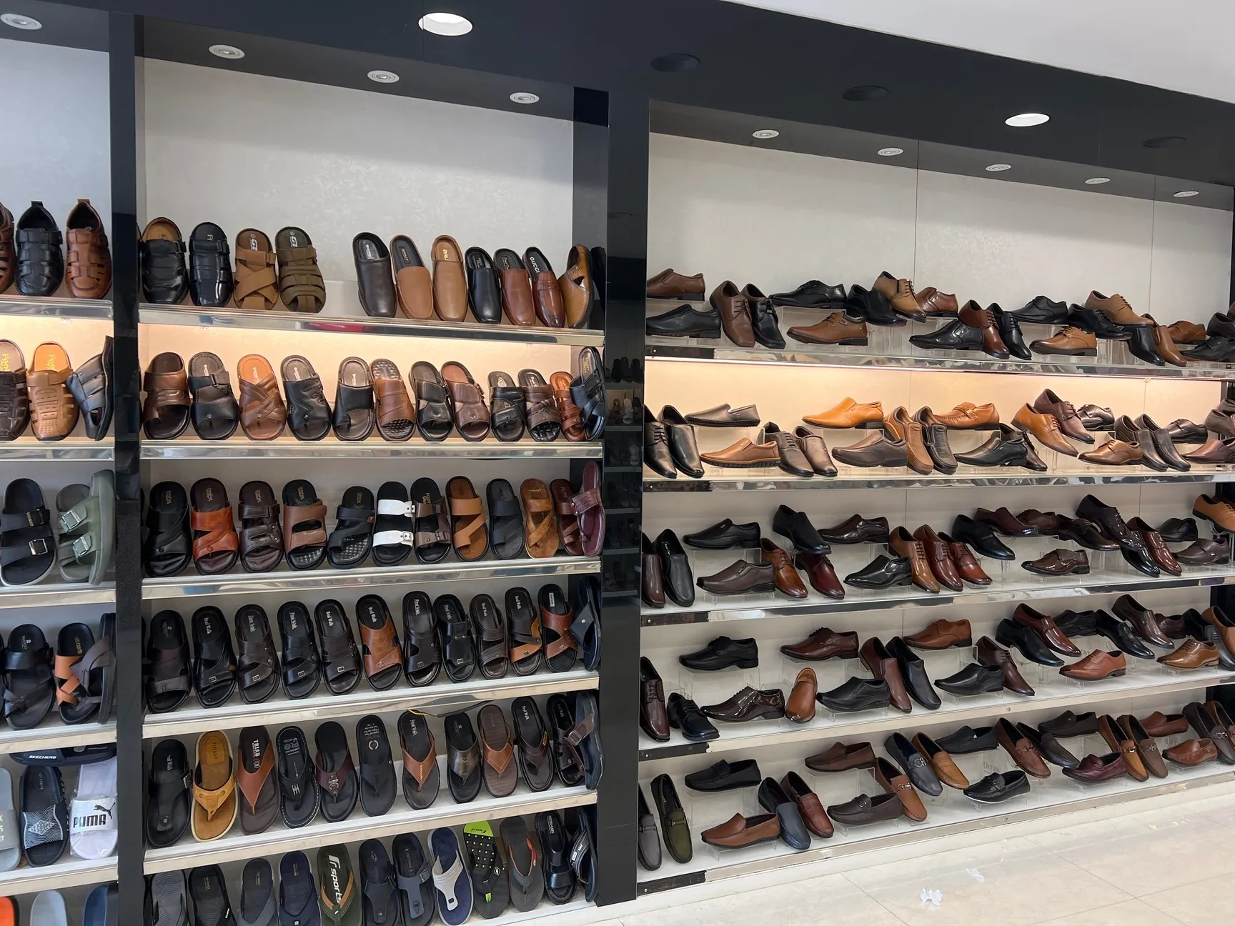 Image of: Logitha Shoe Mart In Madurai