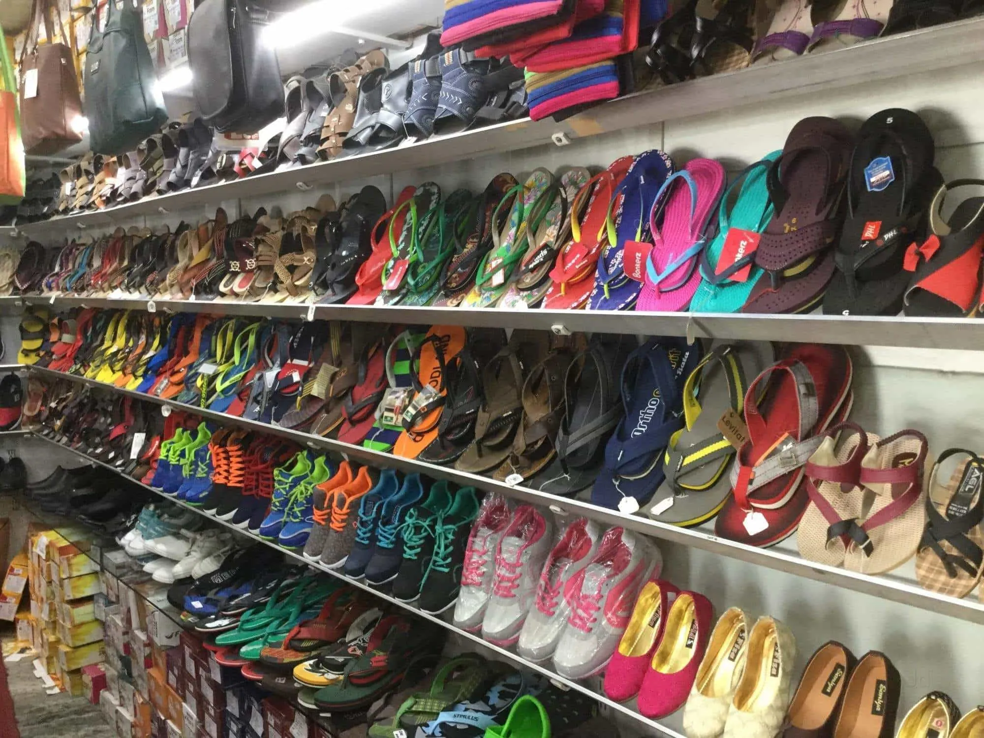 Image of: Modern Shoe Company In Periyar