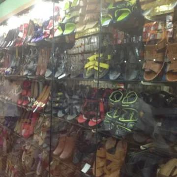 Image of: Sara Footwear In Periyar