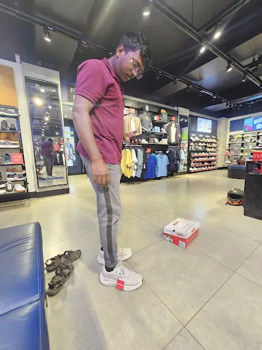 Image of: Skechers In S S Colony 3