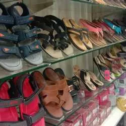 Image of: Alpha Shoe Mart In Madurai