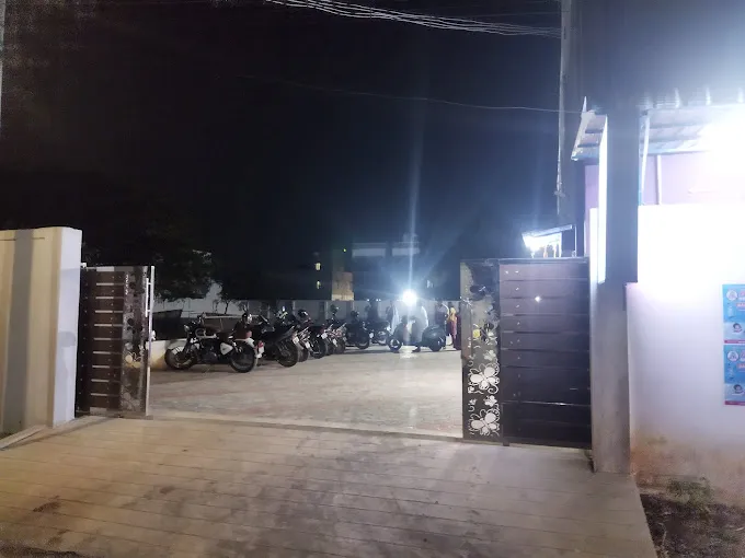 Image of: Aara Sports Academy Badminton Court And Swimming Pool in Madurai