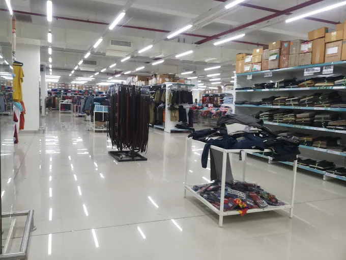 Image of: D Mart  Avaniyapuram in Avaniyapuram