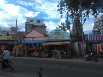 Image of: S Dinesh Moongil Koodai Vyabaram in Thathaneri