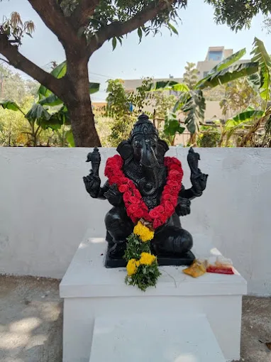 Image of: Alagar Clinic in Virattipathu