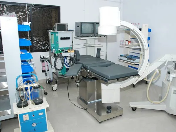 Image of: Blue Modern Hospital in Munichalai 3