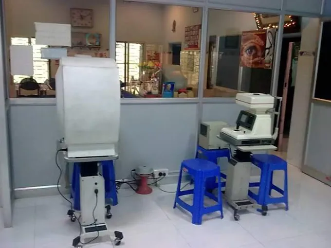 Image of: Dr Nainar Hospital in Periyar