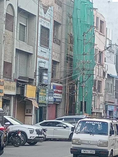 Image of: Drkalaskinclince in Kamarajar Salai