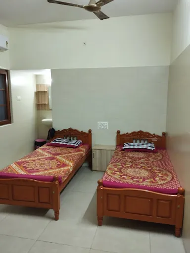 Image of: Sivanandha Varma Vaidhiya Salai in Ponmeni 4