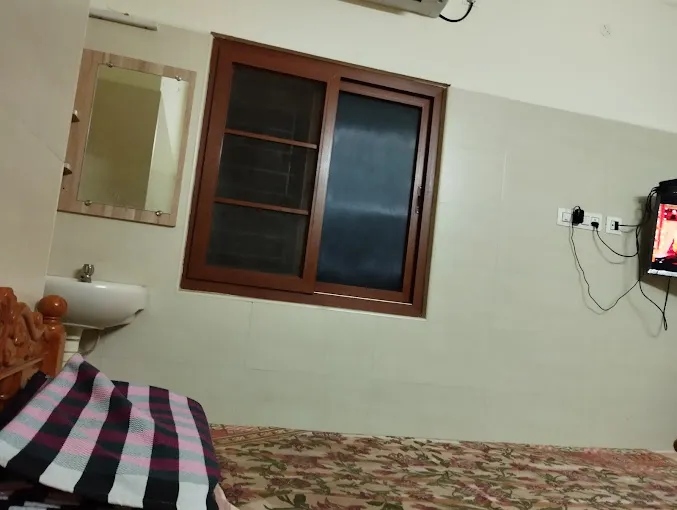 Image of: Sivanandha Varma Vaidhiya Salai in Ponmeni 5