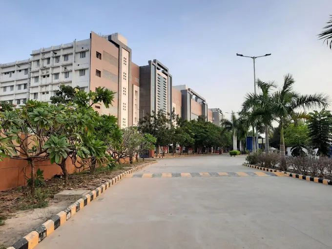 Image of: Velammal Hospital in Mattuthavani