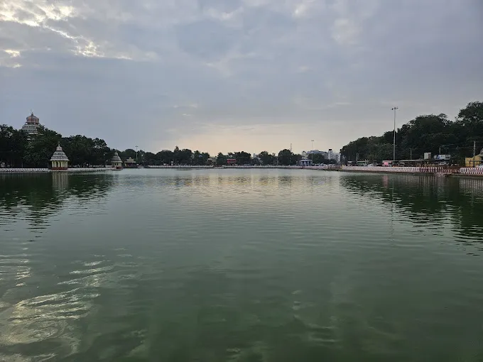 Image of: C R Rivera in Teppakulam 5