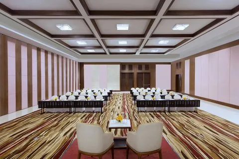 Image of: Courtyard By Marriott in Kk Nagar 5